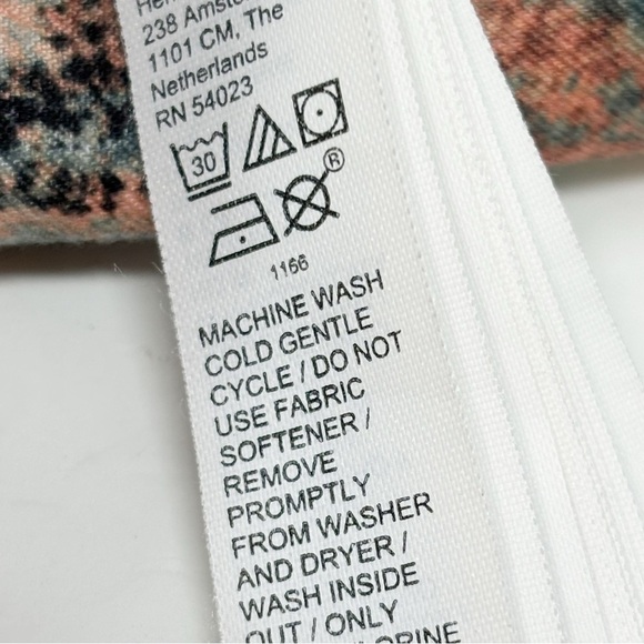 ATHLETA GIRL X SIMONE BILES 🐐 Girl’s Abstract Print Longline Bra Crop Top Sz XL - Picture 8 of 8